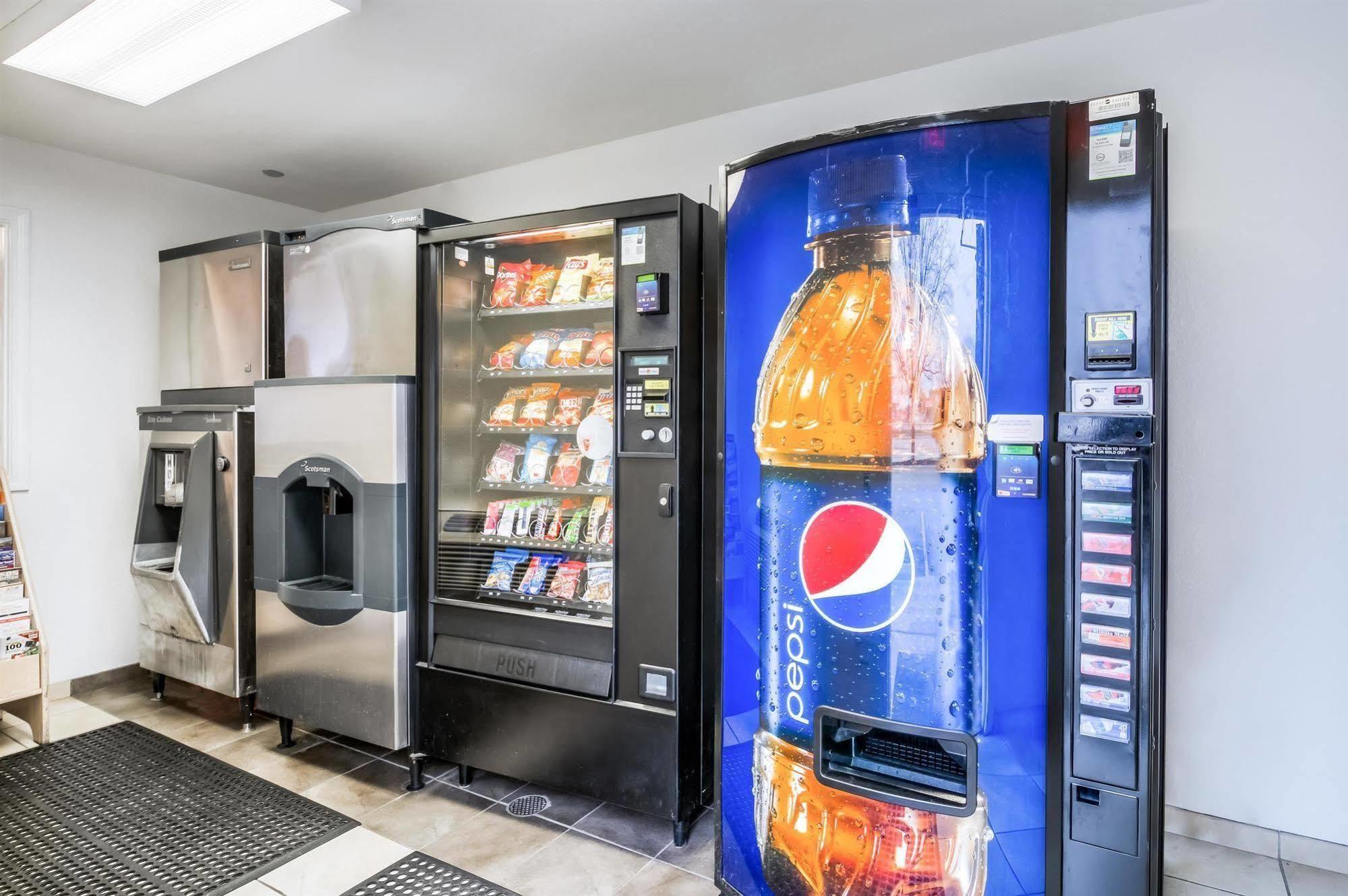 Motel 6 Chicago - Elk Grove Элк-Гров-Виллидж Экстерьер фото