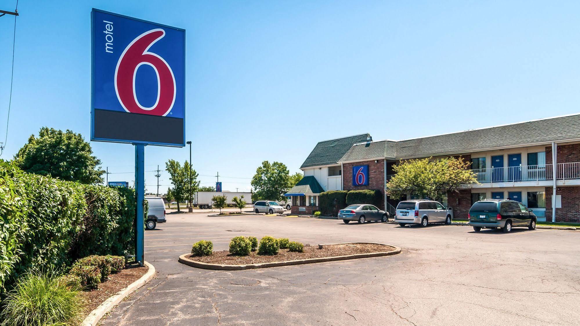 Motel 6 Chicago - Elk Grove Элк-Гров-Виллидж Экстерьер фото
