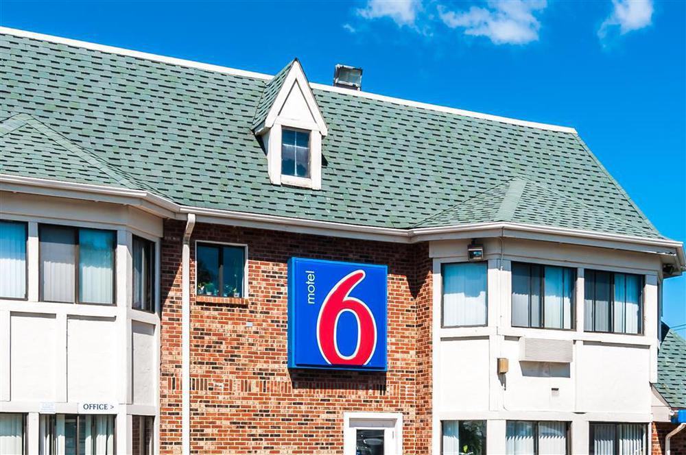 Motel 6 Chicago - Elk Grove Элк-Гров-Виллидж Экстерьер фото