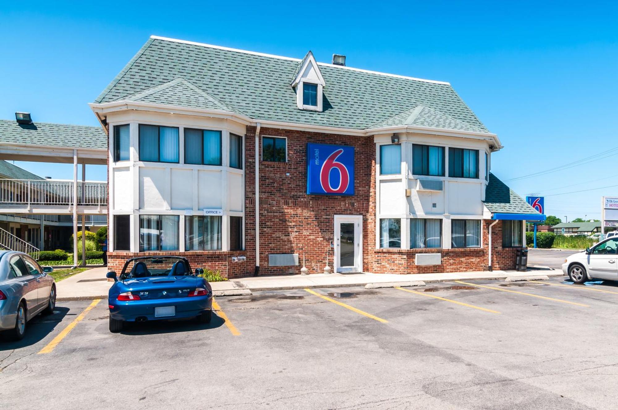 Motel 6 Chicago - Elk Grove Элк-Гров-Виллидж Экстерьер фото